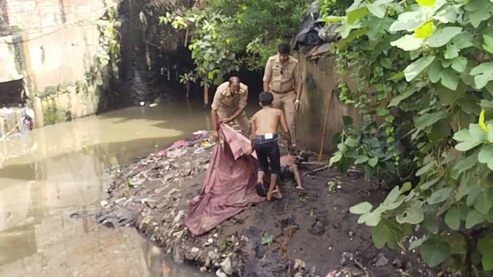 Dead Body Found in Hussainabad Lucknow