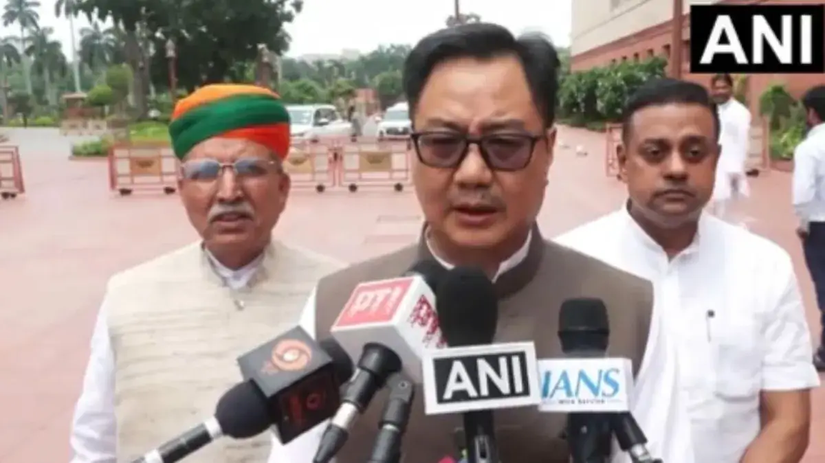 छात्र आंदोलन पर संसद में होगी चर्चा, सरकार तैयार, रिजिजू बोले-‘विपक्ष को सुनना होगा, गृह मंत्री देंगे जवाब’