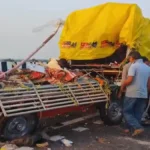 महाराष्ट्र में समृद्धि हाईवे पर भीषण हादसा, ट्रक और पिकअप वैन की टक्कर में 7 की मौत, 21 लोग घायल